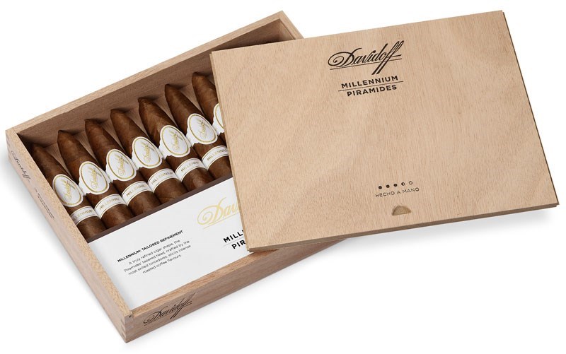 0001076_davidoff-millennium-piramides.jpeg